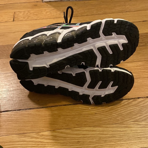 Black with Silver detailing; Asics sneakers; Women’s size: 7 - Picture 5 of 5